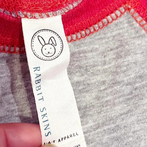 2 Chicago Cubs Rabbit Skins Infant Baby Bodysuit Red Gray Blue 6 Months Soft EUC - Picture 6 of 6